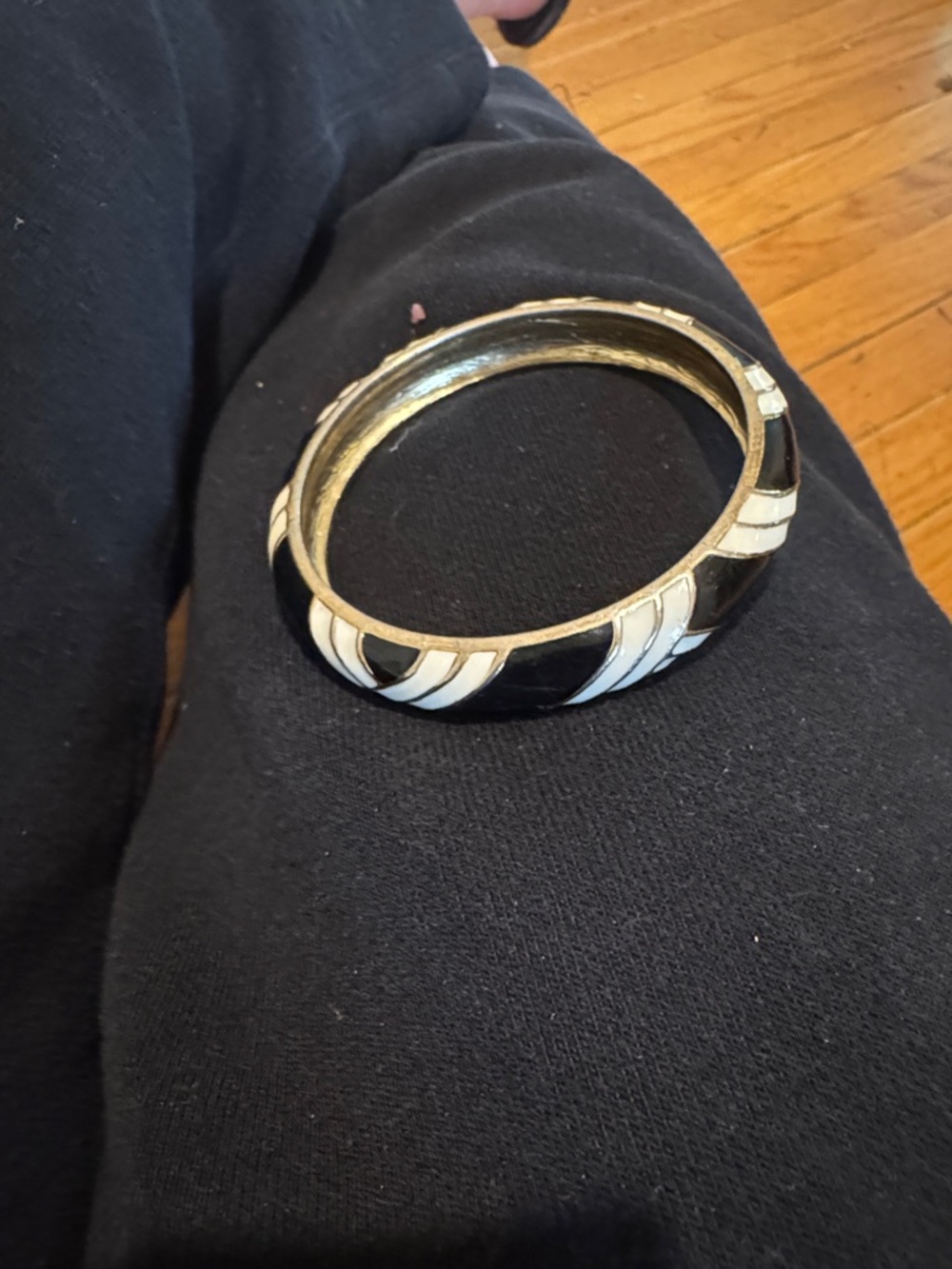 Black and White Enamel Swirl Bangle Bracelet